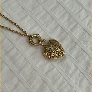 2028 gold tone heart pendant necklace